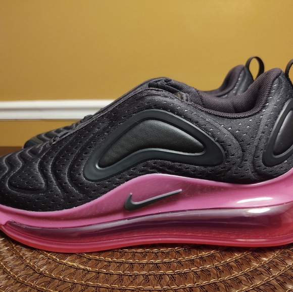 Nike Air Max 720 GS  AQ3196 017  Off Noir / Purple - Picture 2 of 6
